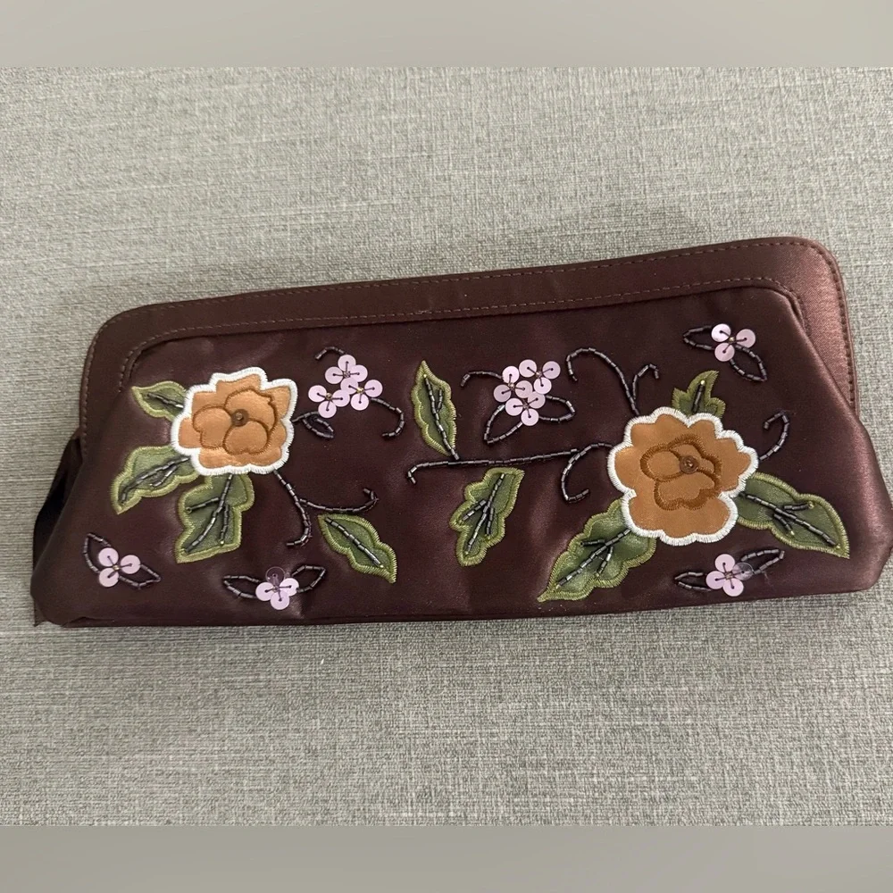 Avon elegant embroidered